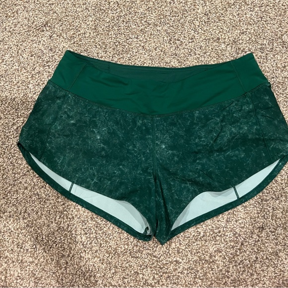 Lululemon Speed Up Shorts, Green w/white specks, low rise - Picture 2 of 5